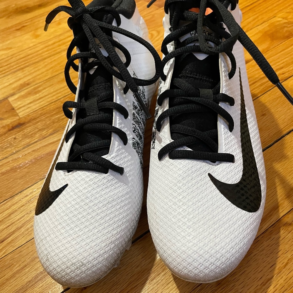 Nike Men’s cleats Size 7